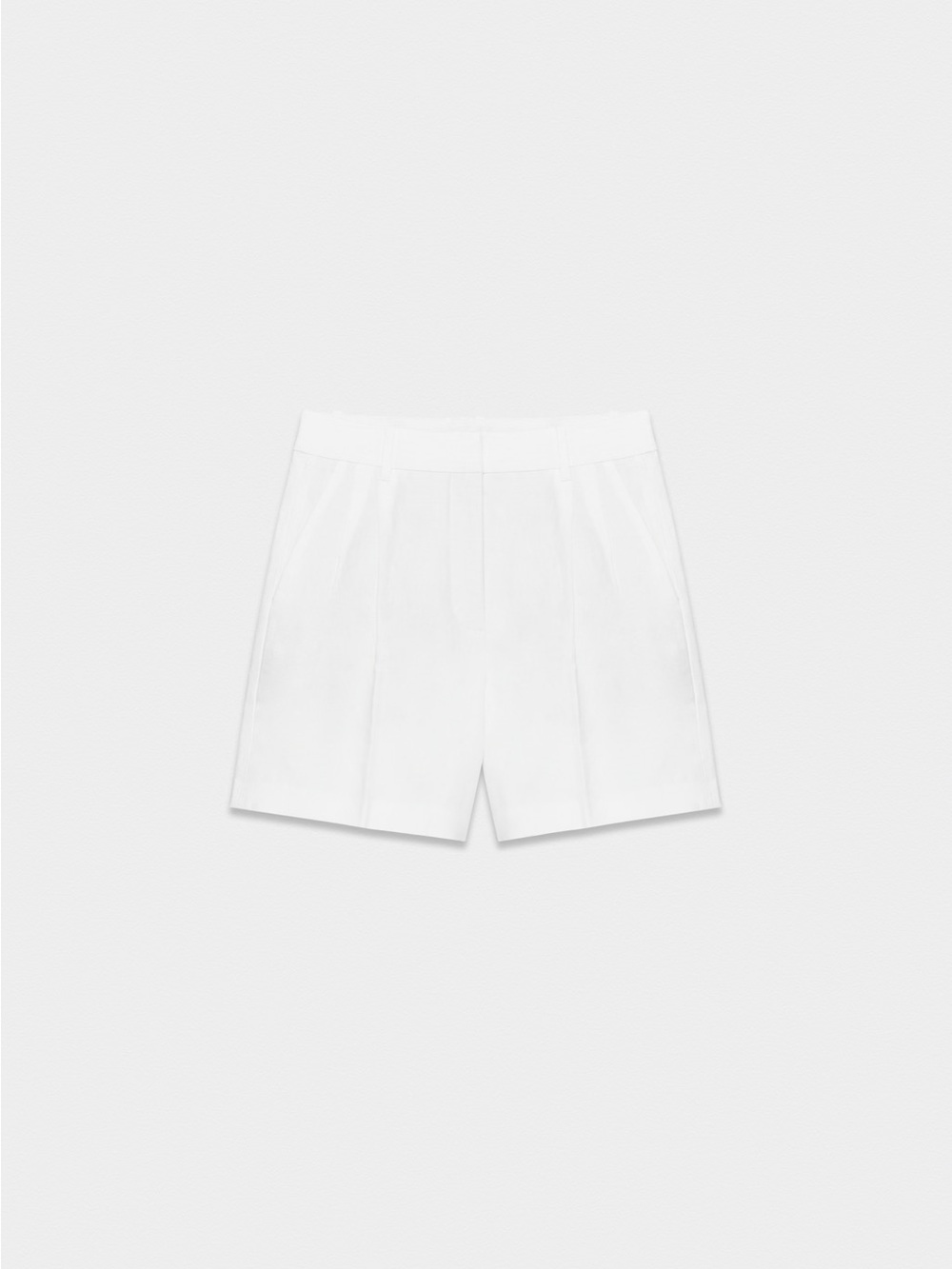 Effortless mid thigh linen shorts